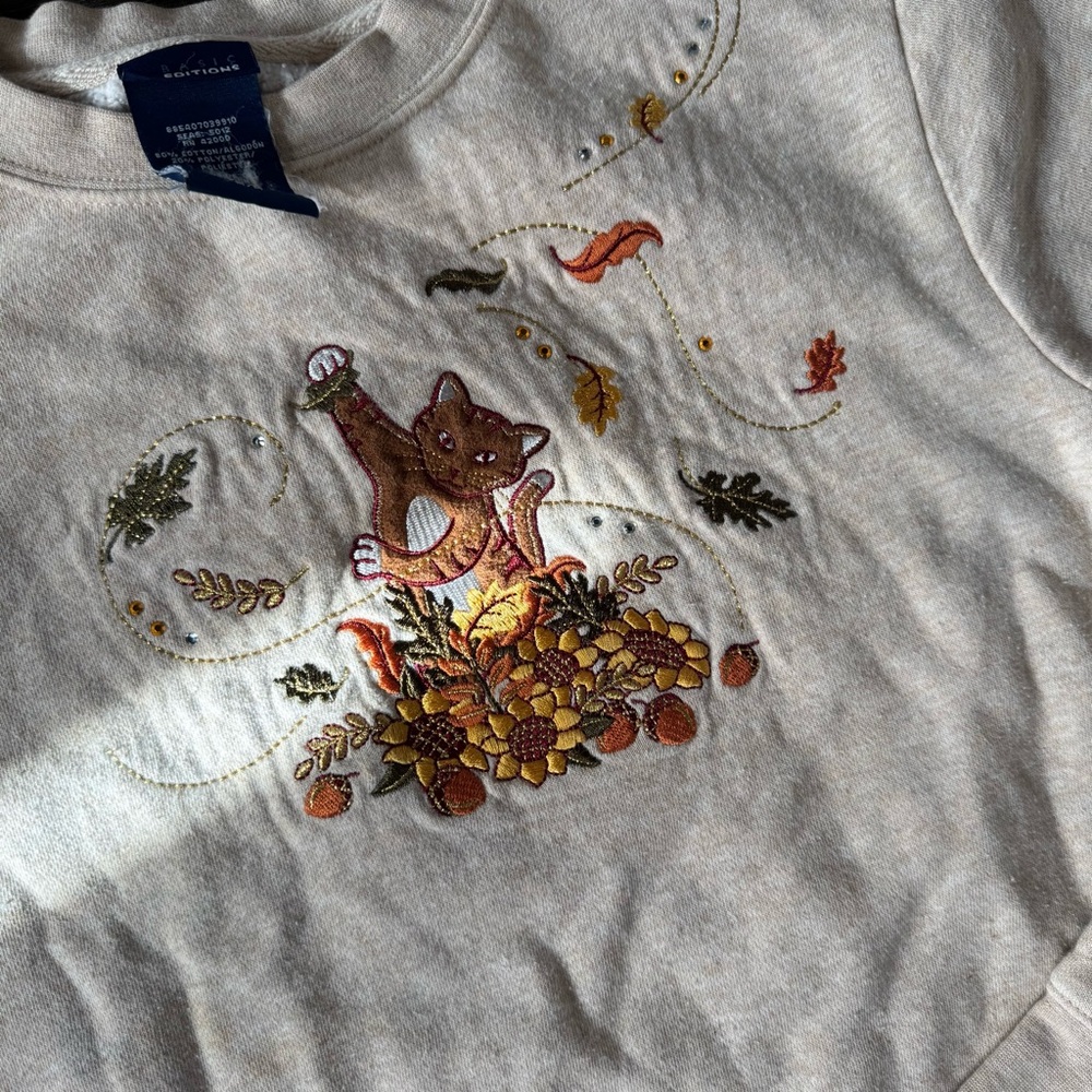 Vintage Women’s Beige cat Graphic Sweater - Picture 2 of 8